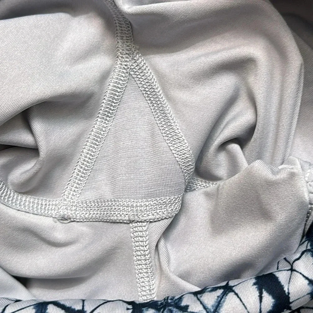 Lululemon Pedal‎ Pace Crop size 4